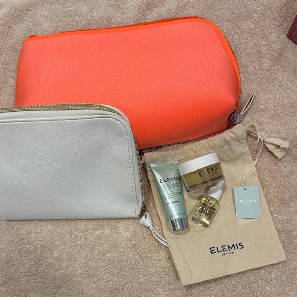 ELEMIS deluxe Skincare Collection with Orange and white Bags - Picture 2 of 15